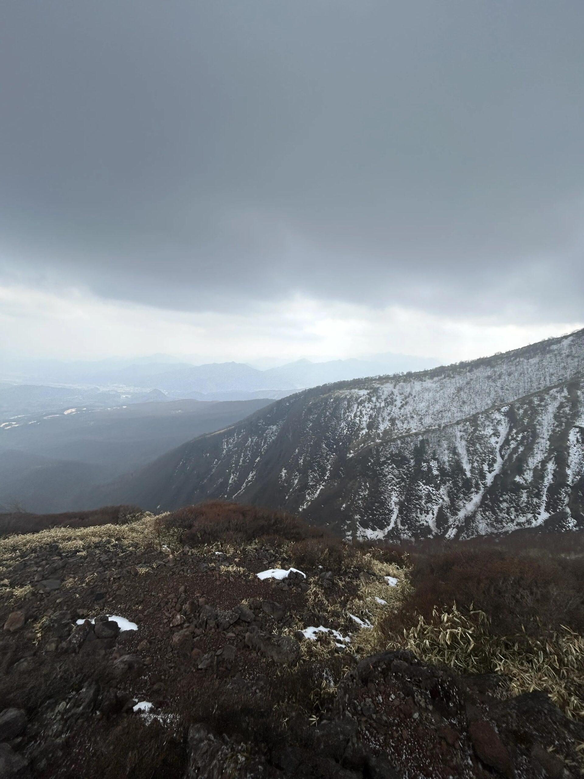 霧降高原で登山